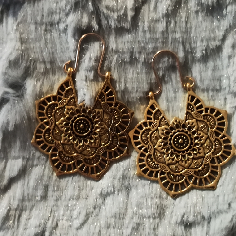 Vintage ethnic style metal openwork floral earrings